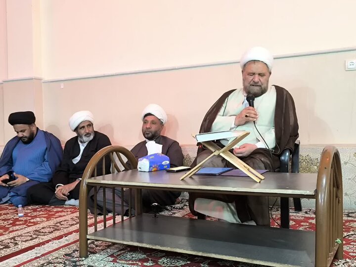 سخنرانی حجت‌الاسلام‌والمسلمین تارم در جلسه تکریم همسران اساتید مدرسه علمیه امام صادق(ع) جیرفت.