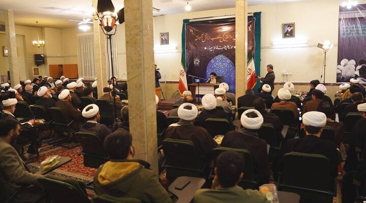 فیلم | هفتمین مجمع عمومی طلاب دانش‌آموخته مدرسه علمیه حضرت قائم(عج) چیذر