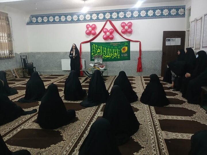 تصاویر/ جشن ولادت حضرت زهرا(س) در مدرسه علمیه معصومیه شهرستان فهرج