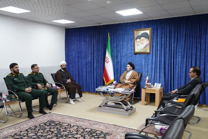 تصاویر/دیدار امام‌جمعه و مسئولان چگنی با نماینده ولی فقیه در لرستان