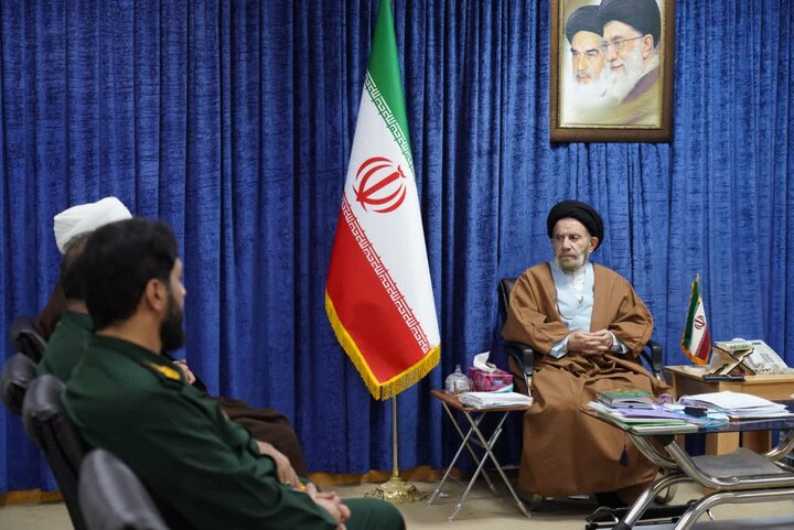 تصاویر/دیدار امام‌جمعه و مسئولان چگنی با نماینده ولی فقیه در لرستان