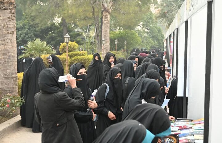 پاکستان کے دارالحکومت اسلام آباد میں اپنی نوعیت کے پہلے کتاب میلہ کا انعقاد