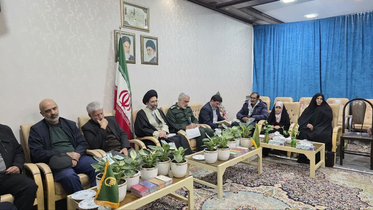 مادران و همسران شهدای اقتدار ملی ناحیه مقاومت بسیج کاشان تجلیل شدند+تصاویر