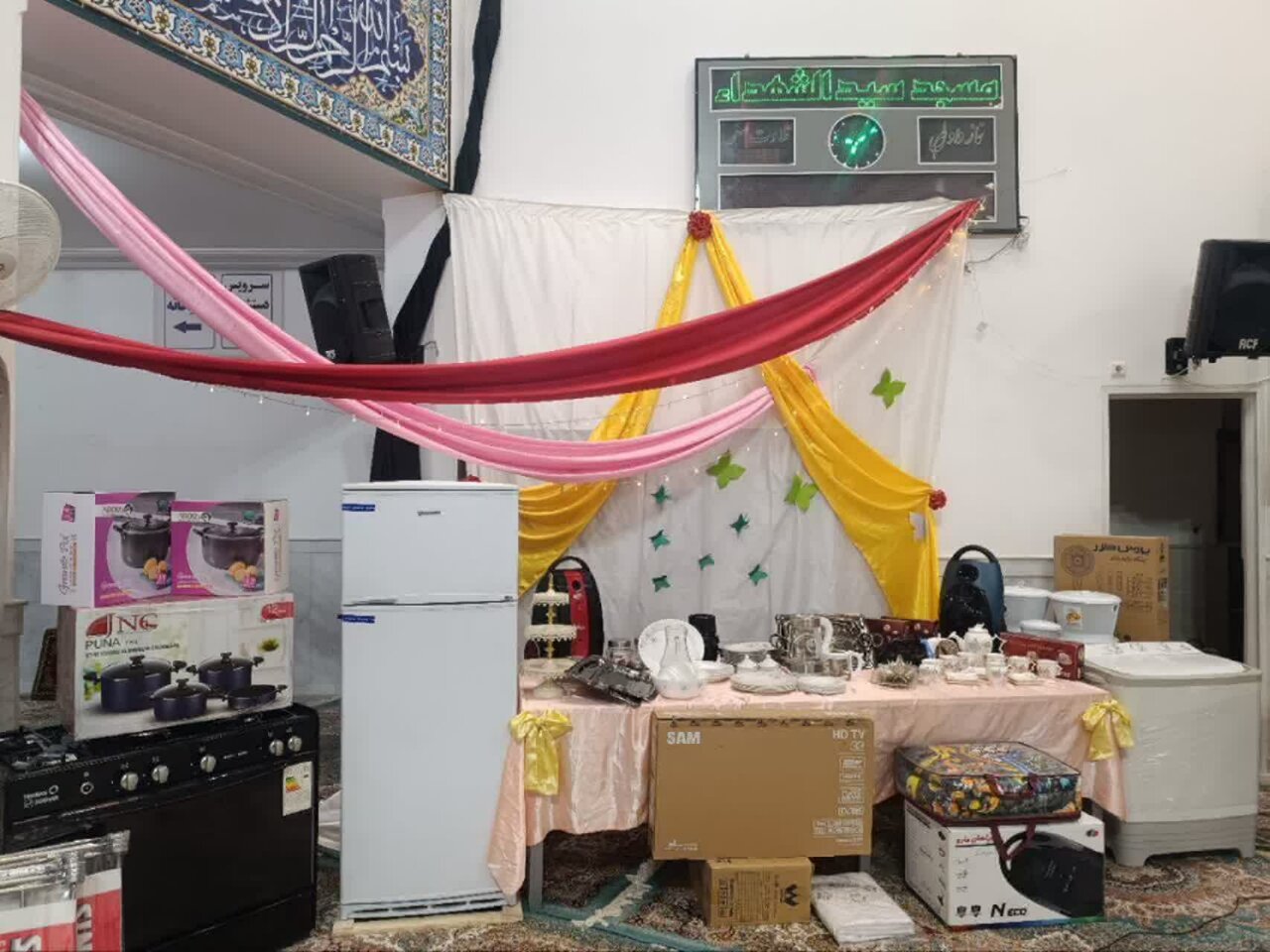 دو سری جهیزیه به نوعروسان کاشانی اهدا شد+عکس