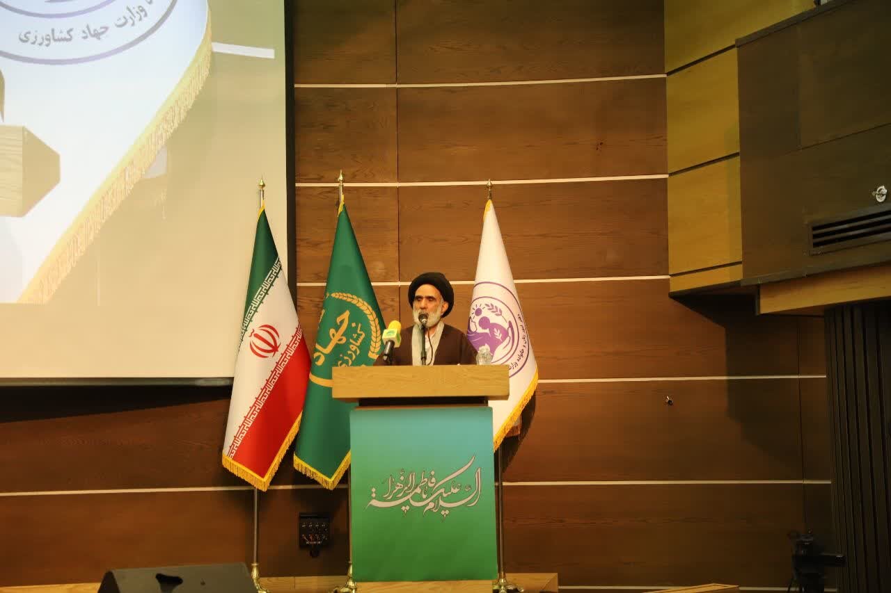 زن در تفکر اسلامی منبع جاری رحمت الهی است