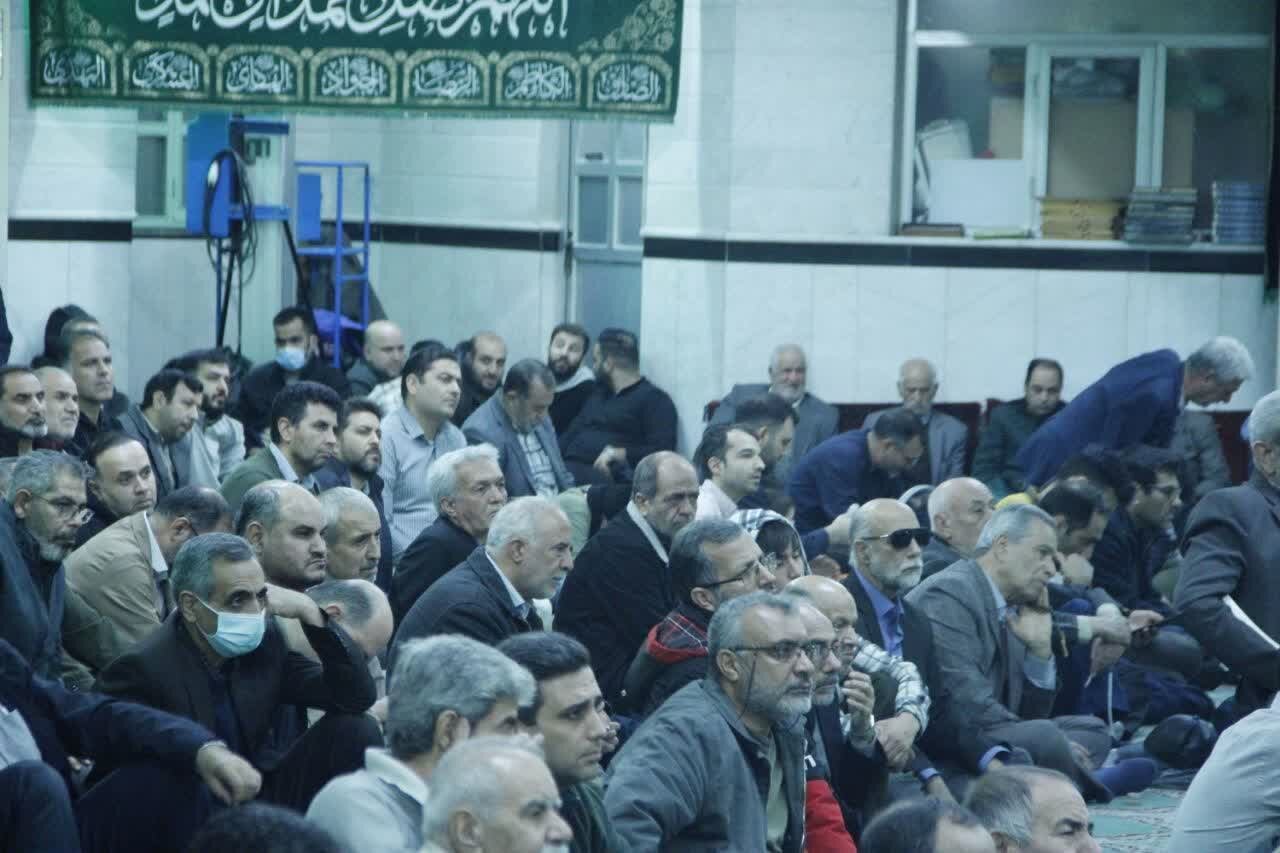 حضرت زهرا(س) الگوی انسان کامل در سه ساحت عبادی، اجتماعی و سیاسی است