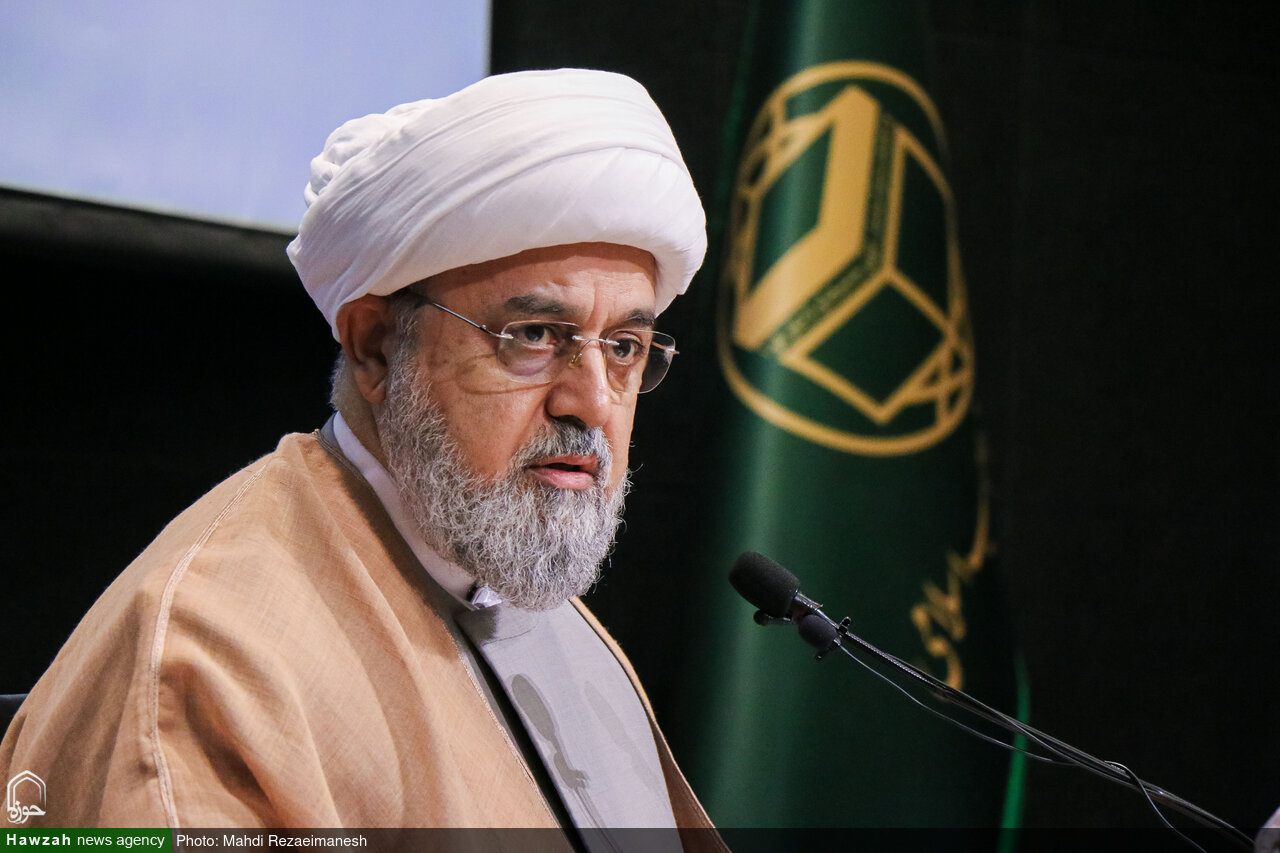 تقریب به معنای «وحدت فلسفی» مردود است / شیعه سازی پروژه جمهوری اسلامی نیست