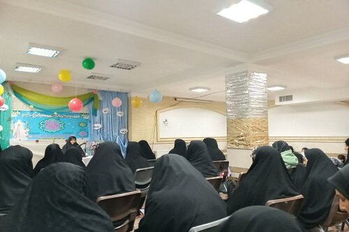 ولادت حضرت زهرا(س)؛ تجلیل از مقام رفیع زن و مادر است