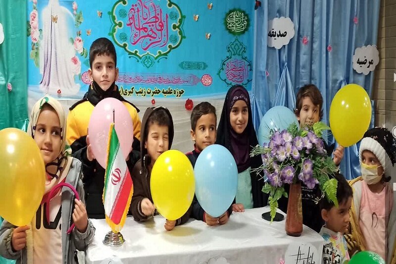 ولادت حضرت زهرا(س)؛ تجلیل از مقام رفیع زن و مادر است