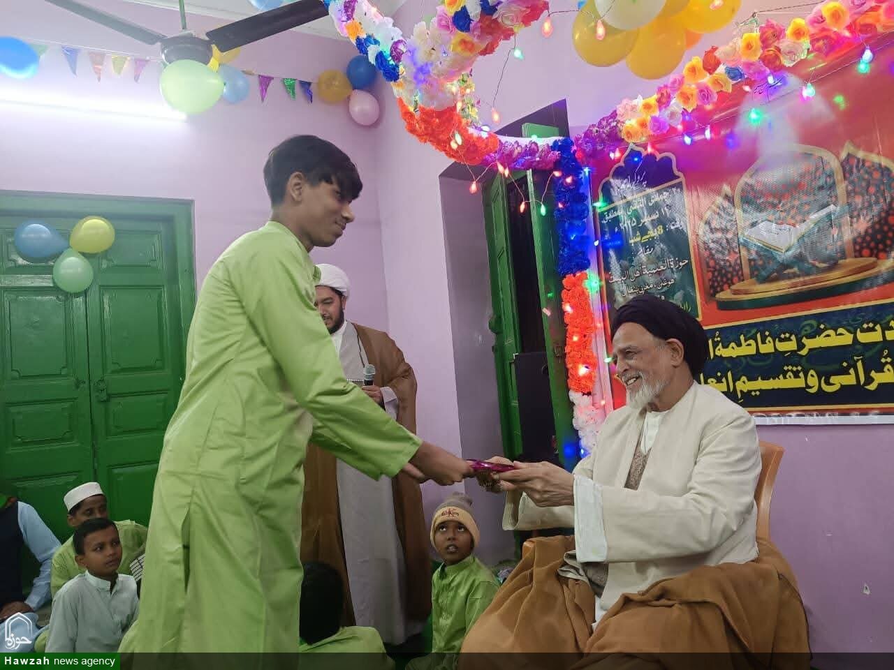 برگزاری محفل میلاد حضرت فاطمه زهرا(سلام الله علیها) در حوزه علمیه اهلبیت(ع) هند