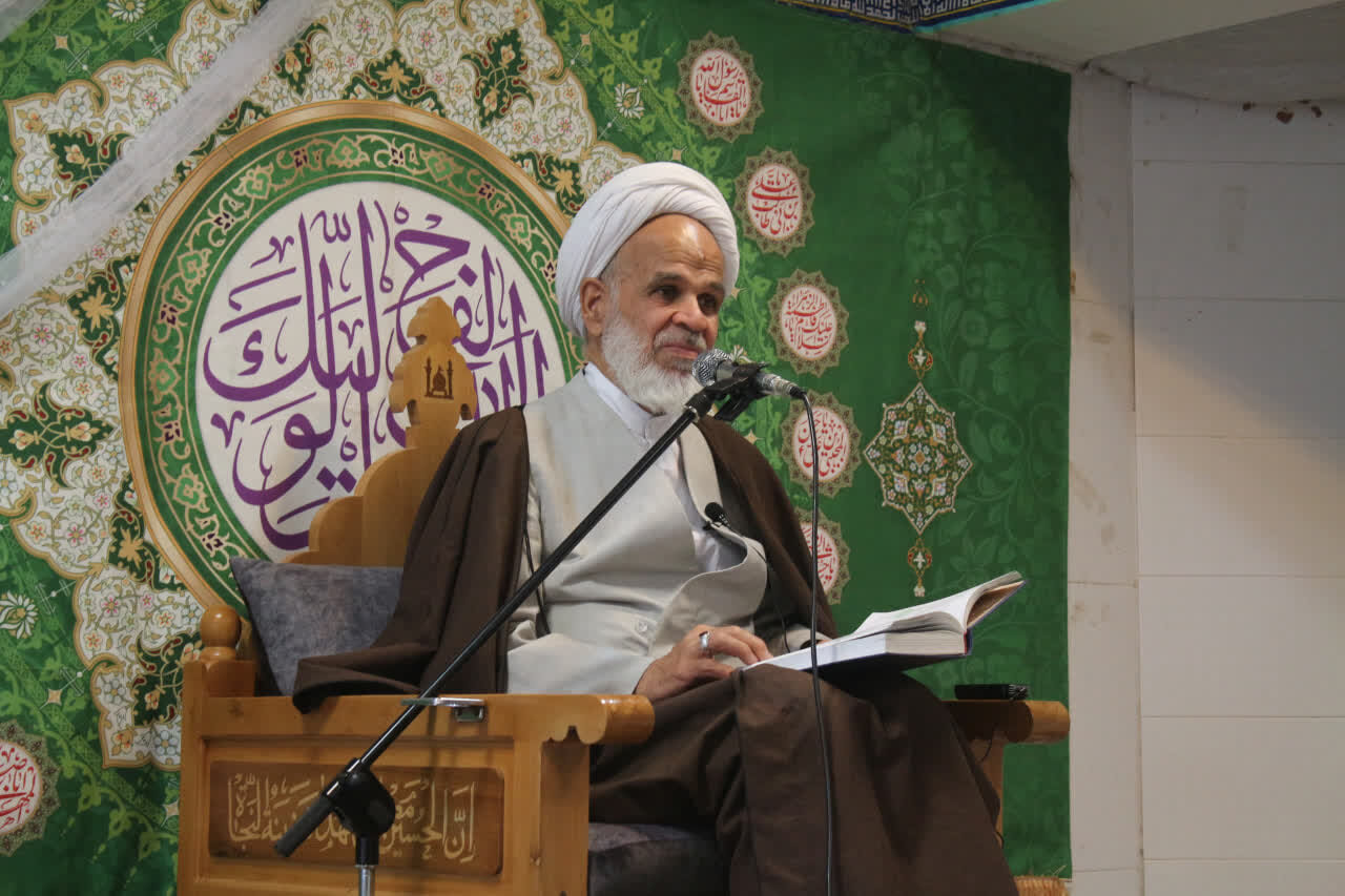 تصاویر/ برگزاری چهل‌ودومین جلسه شرح احادیث «اصول کافی» در مدرسه علمیه امام مهدی(عج)