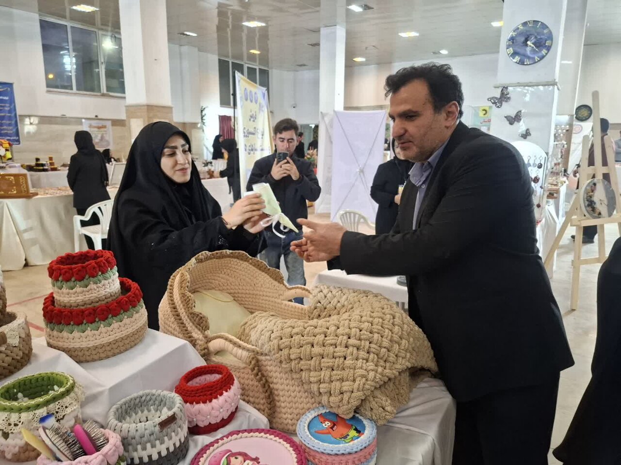 بانوان از عفت،پاکدامنی و ایثار حضرت فاطمه الگوبرداری کنند