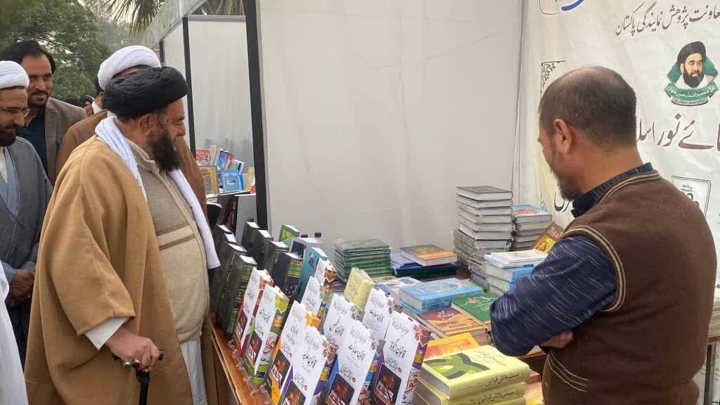 پاکستان کے دارالحکومت اسلام آباد میں اپنی نوعیت کے پہلے کتاب میلہ کا انعقاد / علمائے کرام، اساتذہ، طلاب اور طالبات کی بھرپور شرکت
