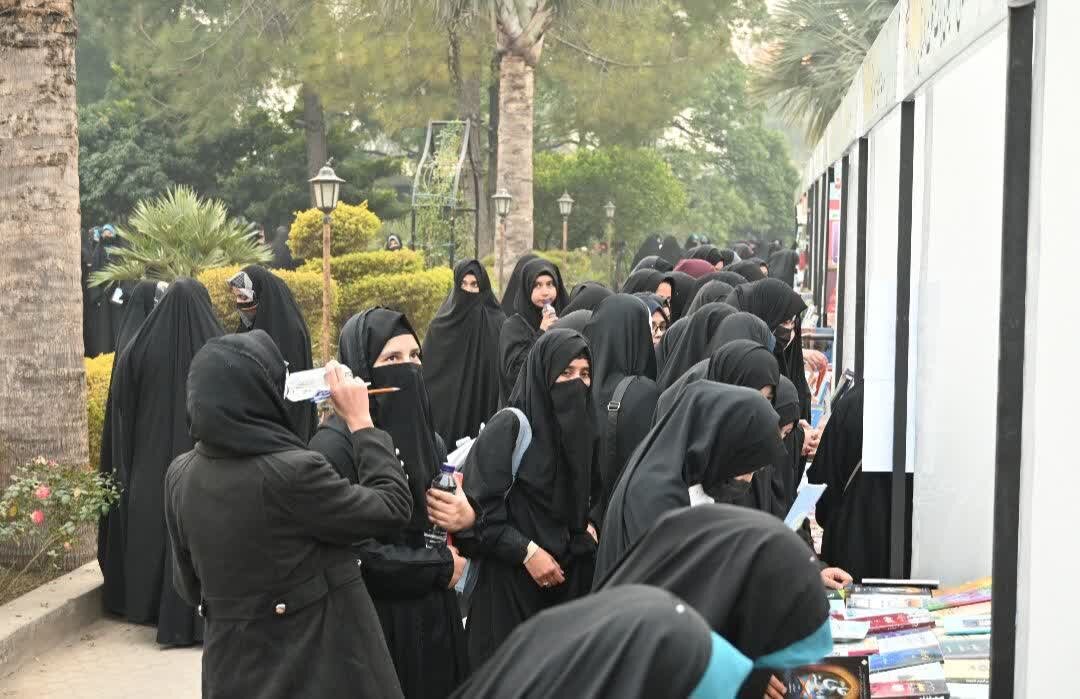 پاکستان کے دارالحکومت اسلام آباد میں اپنی نوعیت کے پہلے کتاب میلہ کا انعقاد / علمائے کرام، اساتذہ، طلاب اور طالبات کی بھرپور شرکت