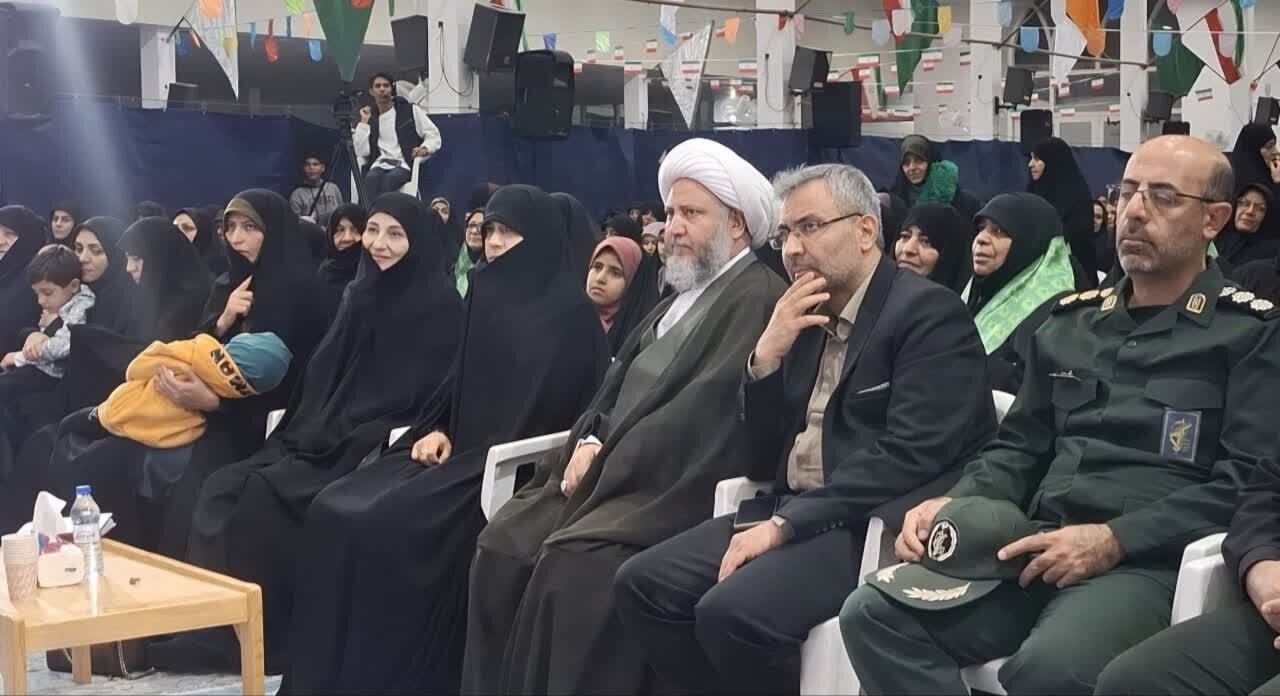 همایش بزرگ بانوان مثلِ زهرا (س)در آران و بیدگل برگزار شد+تصاویر