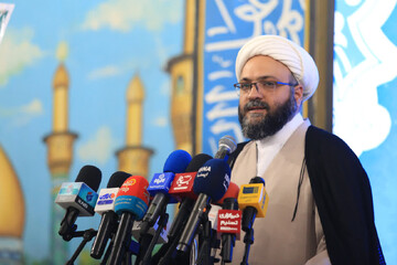 اقامه نماز زیربنای ایمان، اقتدار و استکبارستیزی در نیروهای مسلح است