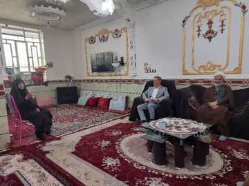دیدار امام جمعه برازجان با خانواده شهید محمد محمدی