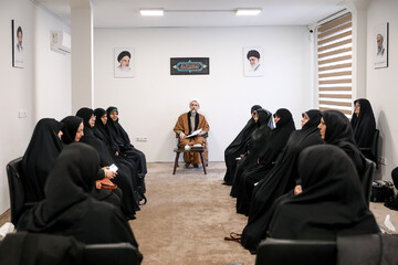 اسلام نگاه کرامت‌محور و بنیادین به زن ارائه کرده است