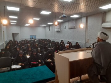 پایان دوره تربیت مربی کودک و نوجوان ۴۰ طلبه بروجردی در قم