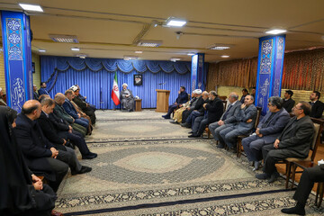 وکالت نباید محلی برای ورود نگاه‌های سیاسی باشد