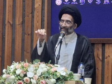 غربی ها با ترجمه کردن کتاب ایرانی ها پیشرفت کردند