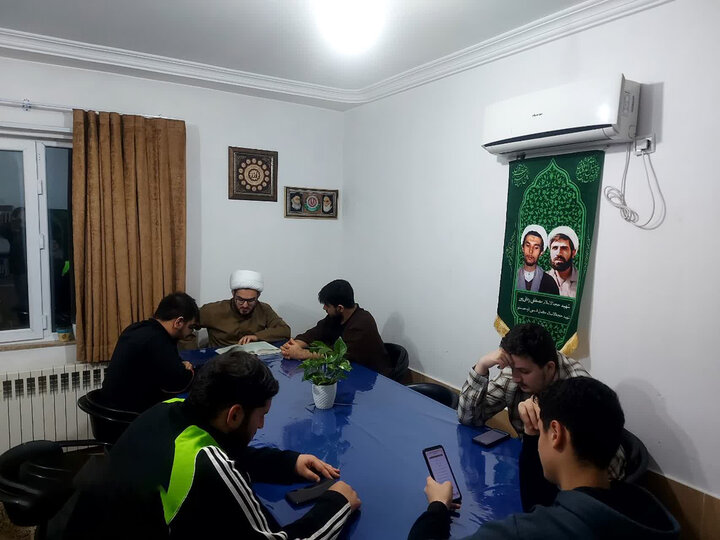 برگزاری جلسه نهج‌البلاغه‌ خوانی در مدرسه علمیه امام جعفر صادق(ع) تالش