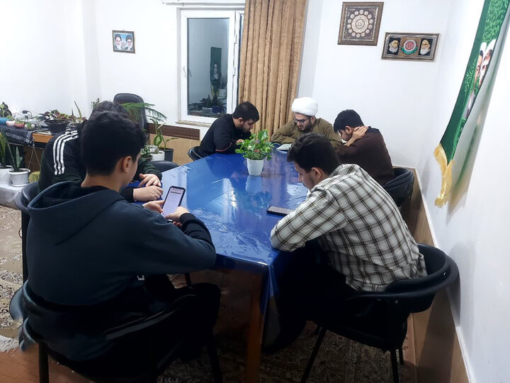 برگزاری جلسه نهج‌البلاغه‌ خوانی در مدرسه علمیه امام جعفر صادق(ع) تالش