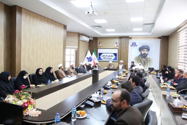 تصاویر /  نشست وحدت حوزه و دانشگاه  در اسدآباد