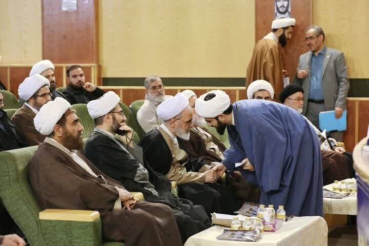 تصاویر / حضور مدری حوزه علمیه قزوین در مراسم اختتامیه شانزدهمین جشنواره علامه حلی در شهر مقدس قم