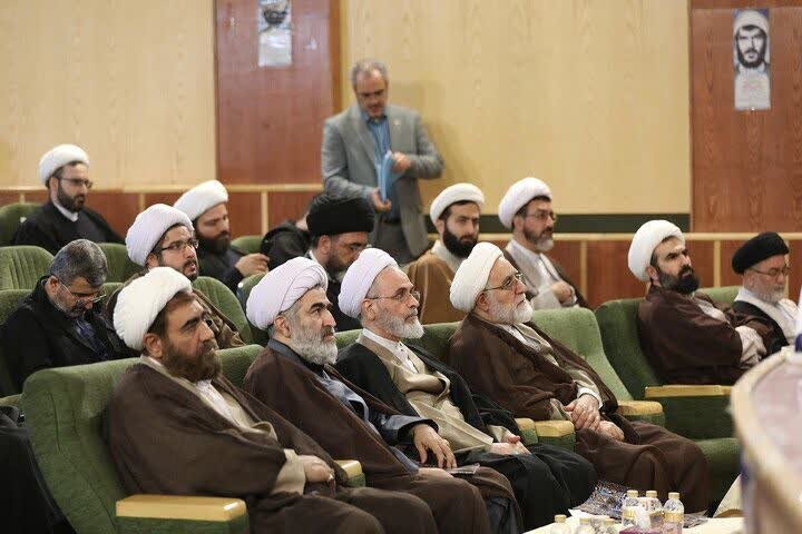 تصاویر / حضور مدری حوزه علمیه قزوین در مراسم اختتامیه شانزدهمین جشنواره علامه حلی در شهر مقدس قم