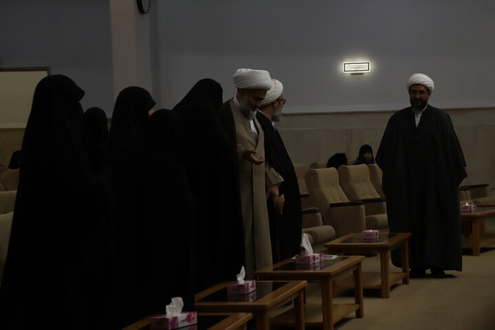 جلسهٔ اختتامیهٔ تربیت مدرّس و مبلّغ معارف انقلاب اسلامی