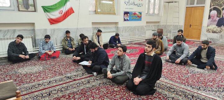 تصاویر/برگزاری برنامه های تهذیبی در مدرسه ولیعصر(عج)بروجرد