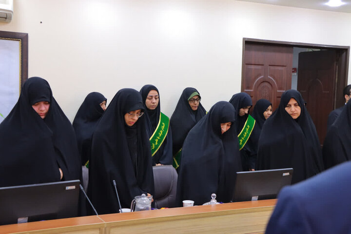 تصاویر/ تجلیل از مادران و همسران شهدای جنگ تحمیلی 12روزه کاشان