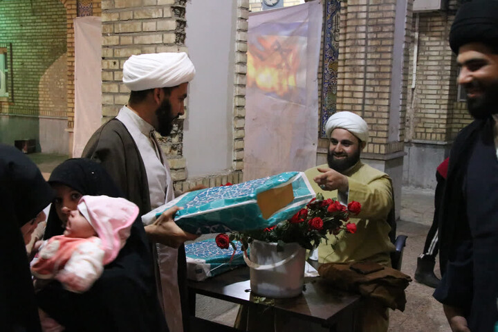 تصاویر/ضیافت خانوادگی طلاب مدرسه علمیه امام خمینی(ره) اهواز