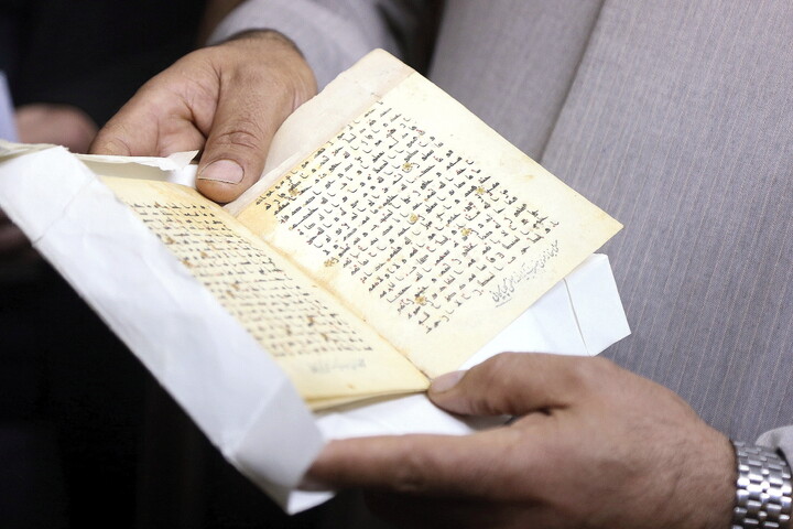 تصاویر/ بازدید خبرنگاران از کتابخانه آیت‌الله‌العظمی گلپایگانی(ره)