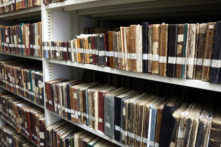 تصاویر/ بازدید خبرنگاران از کتابخانه آیت‌الله‌العظمی گلپایگانی(ره)