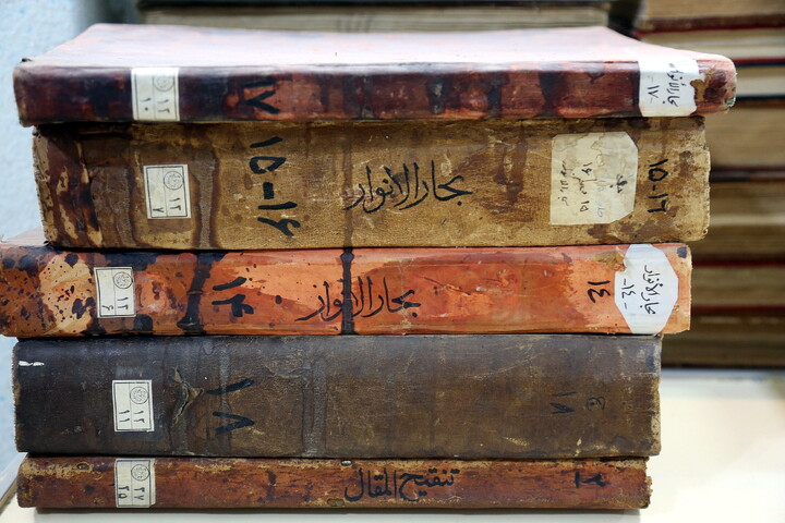 تصاویر/ بازدید خبرنگاران از کتابخانه آیت‌الله‌العظمی گلپایگانی(ره)