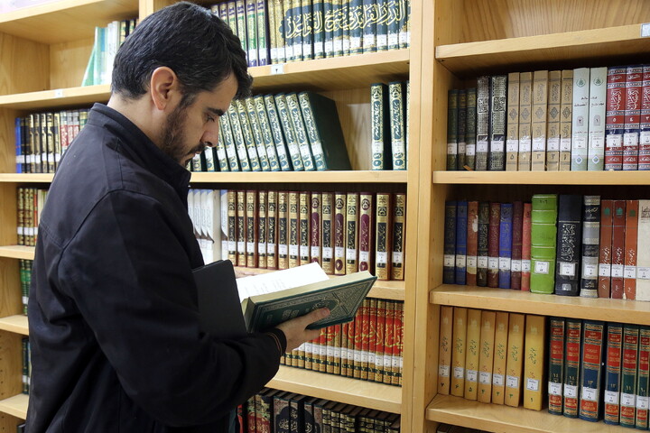 تصاویر/ بازدید خبرنگاران از کتابخانه آیت‌الله‌العظمی گلپایگانی(ره)