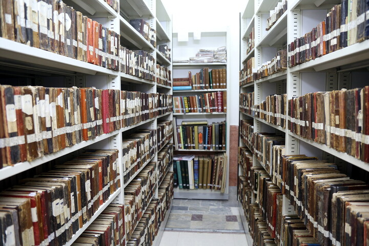 تصاویر/ بازدید خبرنگاران از کتابخانه آیت‌الله‌العظمی گلپایگانی(ره)