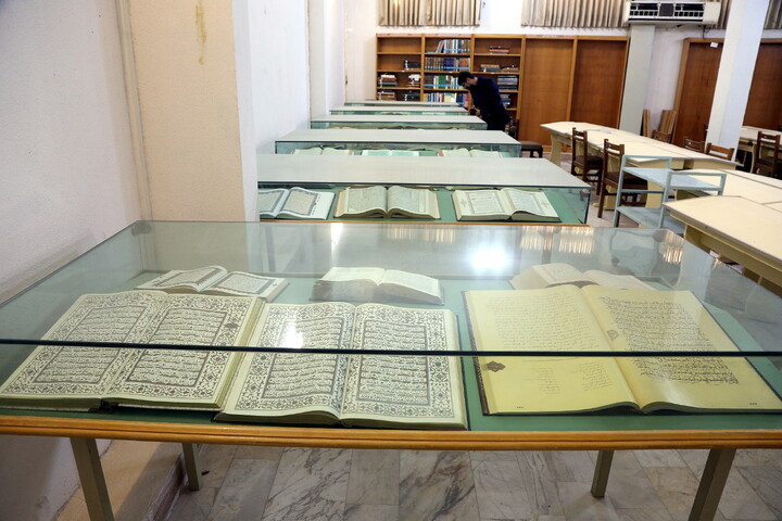 تصاویر/ بازدید خبرنگاران از کتابخانه آیت‌الله‌العظمی گلپایگانی(ره)