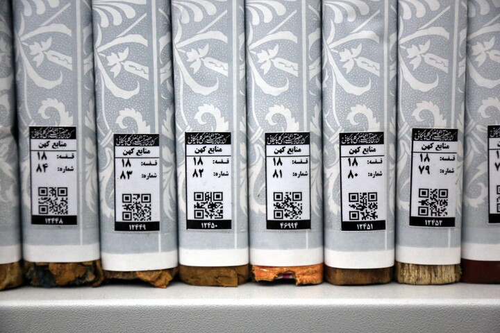 تصاویر/ بازدید خبرنگاران از کتابخانه آیت‌الله‌العظمی گلپایگانی(ره)