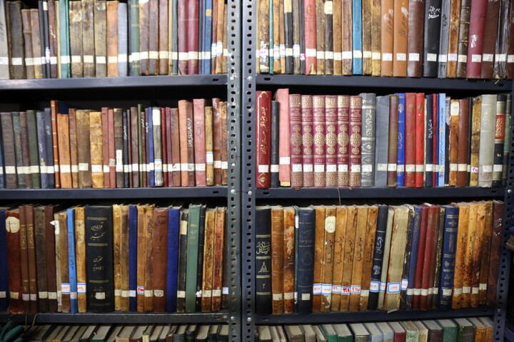 تصاویر/ بازدید خبرنگاران از کتابخانه آیت‌الله‌العظمی گلپایگانی(ره)