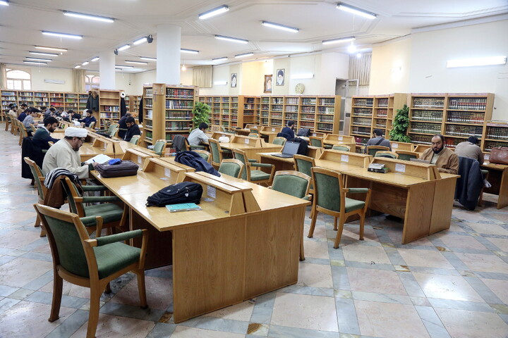 تصاویر/ بازدید خبرنگاران از کتابخانه آیت‌الله‌العظمی گلپایگانی(ره)