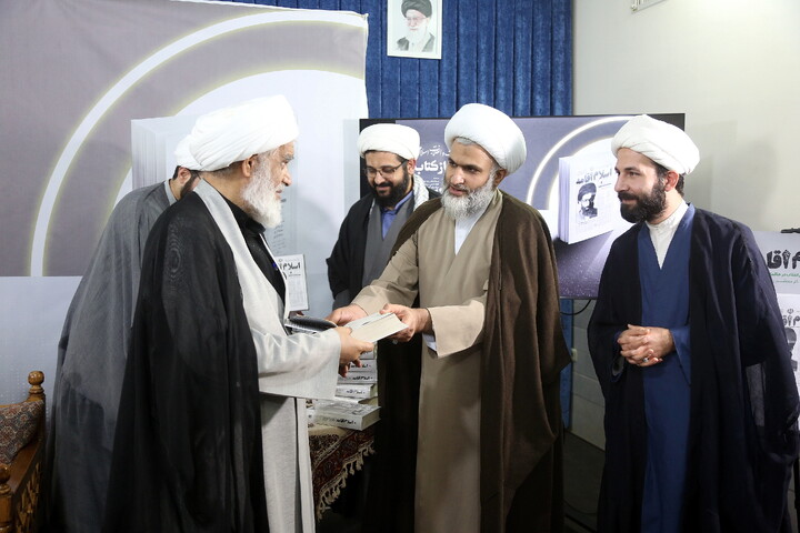 تصاویر/ مراسم رونمایی کتاب «اسلام اقامه»