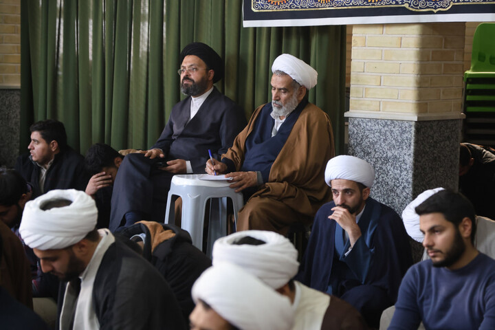 تصاویر / برگزاری درس اخلاق در مدرسه آیت الله آخوند(ره)