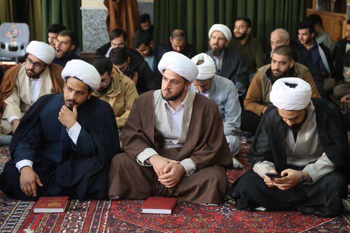 تصاویر / برگزاری درس اخلاق در مدرسه آیت الله آخوند(ره)