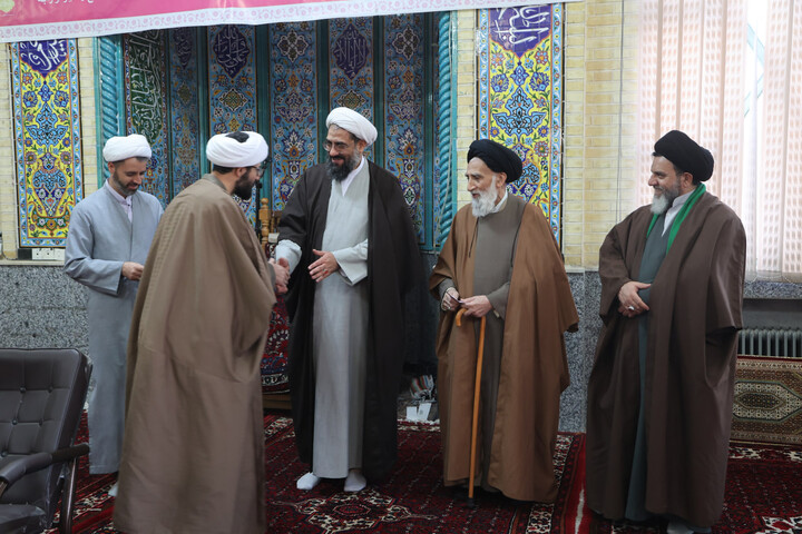 تصاویر / تقدیر از طلاب برتر مدرسه علمیه آیت الله آخوند(ره)