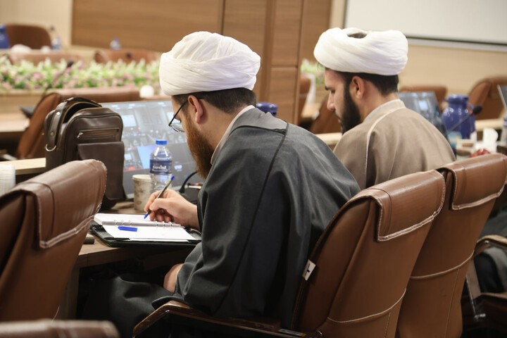 تصاویر / گردهمایی روحانیون شاغل در ادارات و نهادهای استان همدان