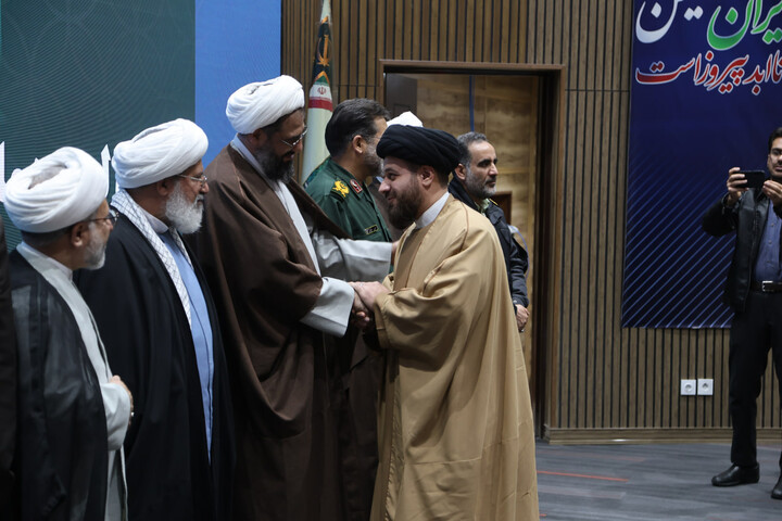 تصاویر / / برگزاری اولین همایش استانی نهج البلاغه ستاد فرماندهی انتظامی استان همدان