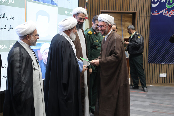 تصاویر / / برگزاری اولین همایش استانی نهج البلاغه ستاد فرماندهی انتظامی استان همدان